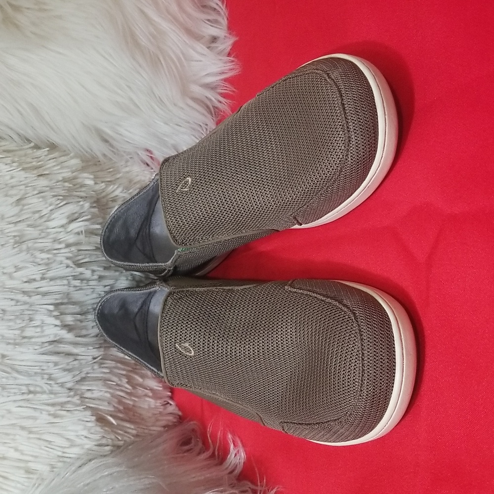 OLUKAI SNEAKERS